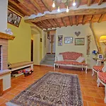 Casale Di Cozzile By Posarellivillas * Massa e Cozzile