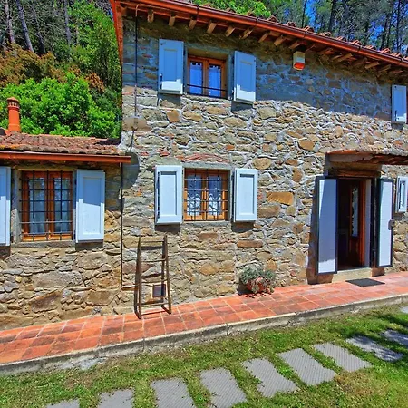 Casale Di Cozzile By Posarellivillas * 메사 에 코질레