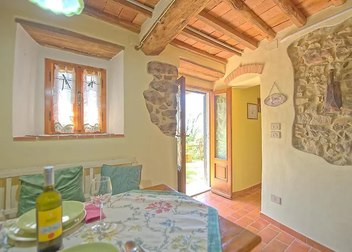빌라 Casale Di Cozzile By Posarellivillas *